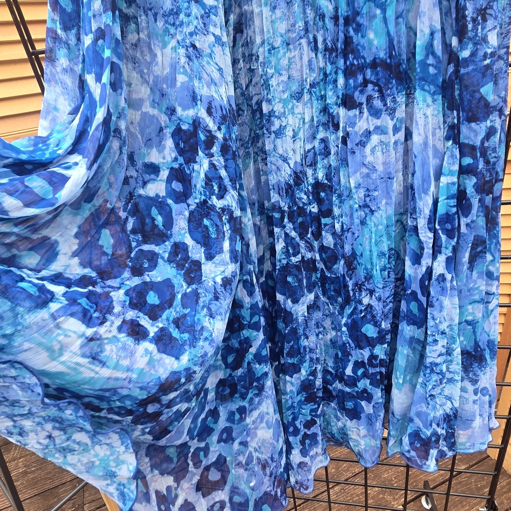 Ruby Rd. Gorgeous Blue And White Patterned Skirt - image 5